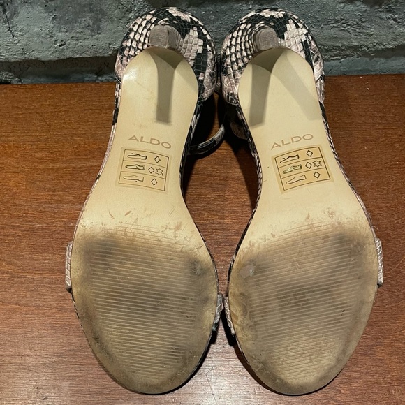 Python print leather heel sandals Sz 7 - Picture 3 of 5